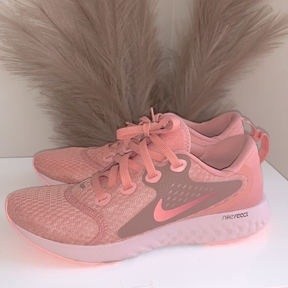 NIKE Pink Sneaker 8
